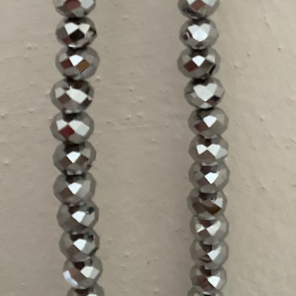 NWOT 𝅺crystal SILVER FACETED BEADS WOMAN HAND MADE NECKLACE​​